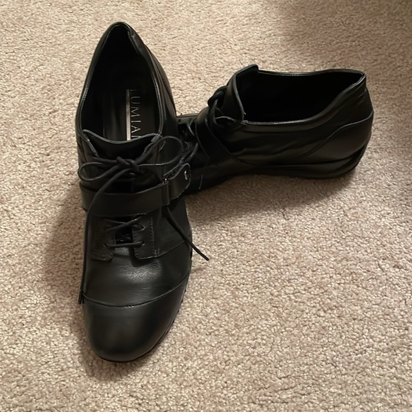 Lumiani booties. Super comfortable! - Picture 2 of 3